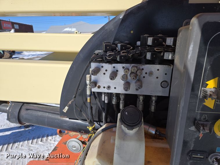 image for item EQ6587 2003 JLG 450A boom lift