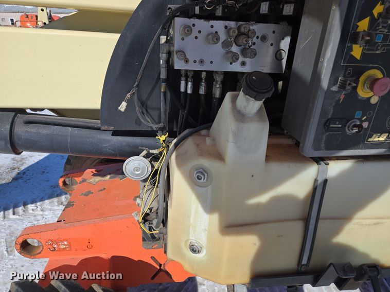 image for item EQ6587 2003 JLG 450A boom lift