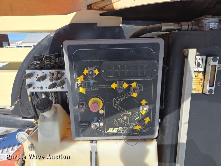 image for item EQ6587 2003 JLG 450A boom lift