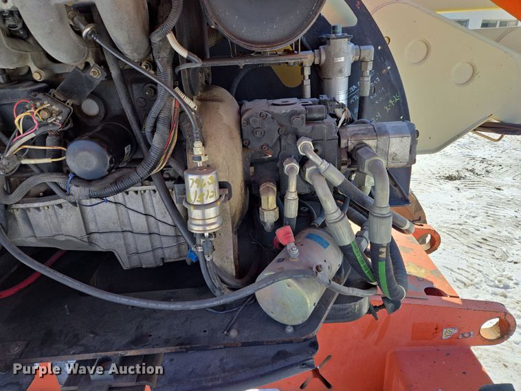 image for item EQ6587 2003 JLG 450A boom lift