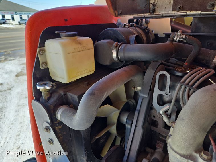 image for item EQ6587 2003 JLG 450A boom lift