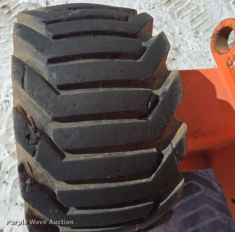 image for item EQ6587 2003 JLG 450A boom lift