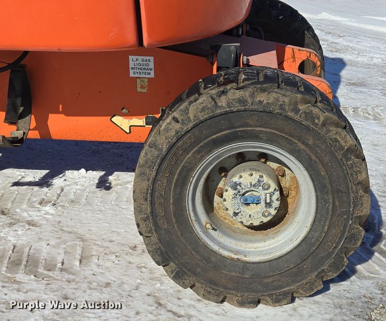image for item EQ6587 2003 JLG 450A boom lift