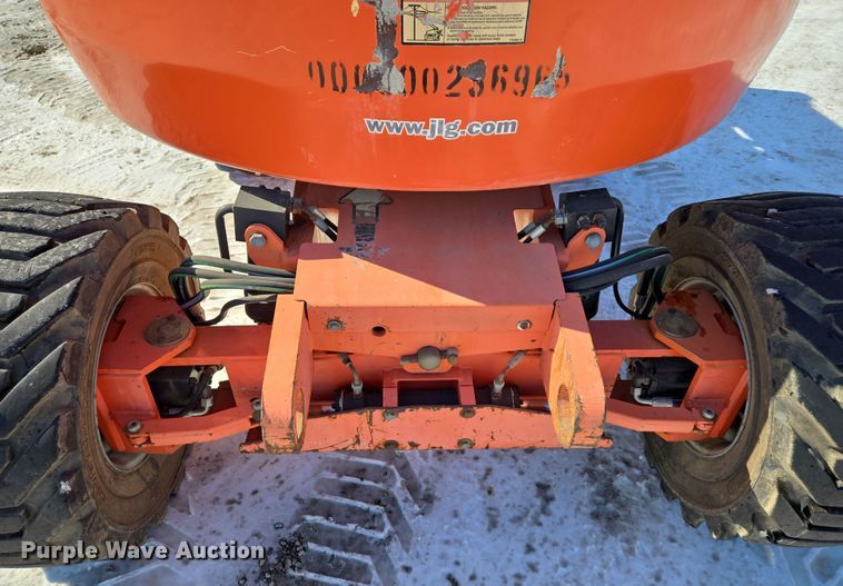 image for item EQ6587 2003 JLG 450A boom lift