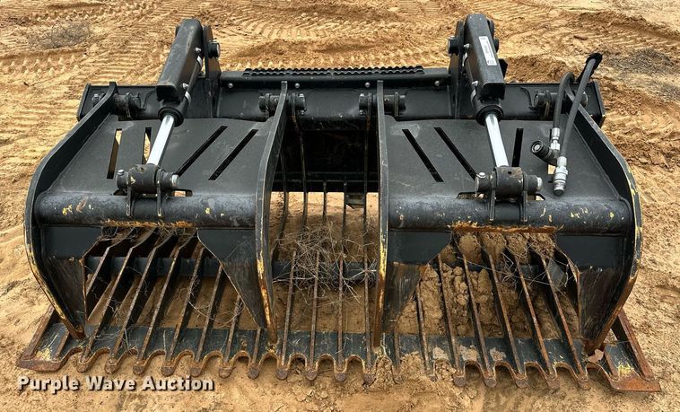 image for item ER4936 John Deere GR72B skid steer rock grapple bucket