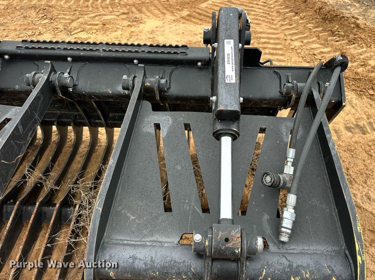 image for item ER4936 John Deere GR72B skid steer rock grapple bucket