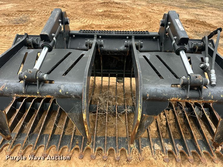 image for item ER4936 John Deere GR72B skid steer rock grapple bucket