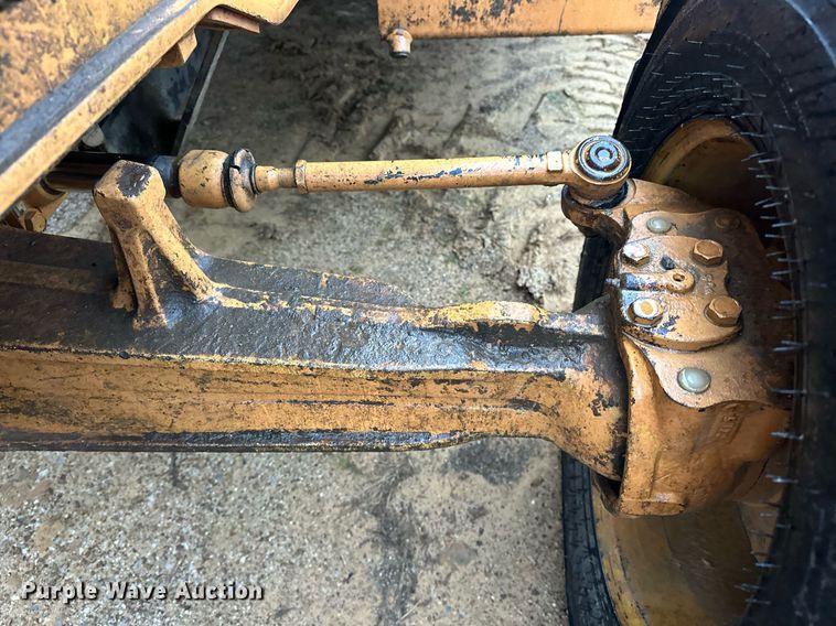 image for item ER4988 2006 Case 570MXT  landscape tractor