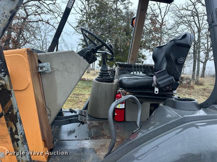 image for item ER4988 2006 Case 570MXT  landscape tractor