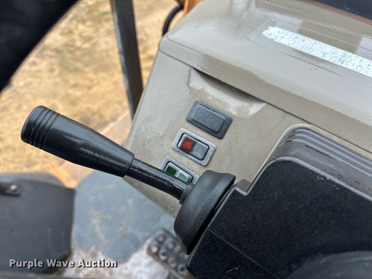 image for item ER4988 2006 Case 570MXT  landscape tractor