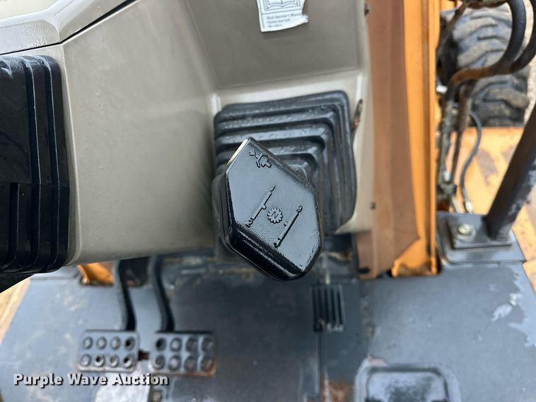 image for item ER4988 2006 Case 570MXT  landscape tractor