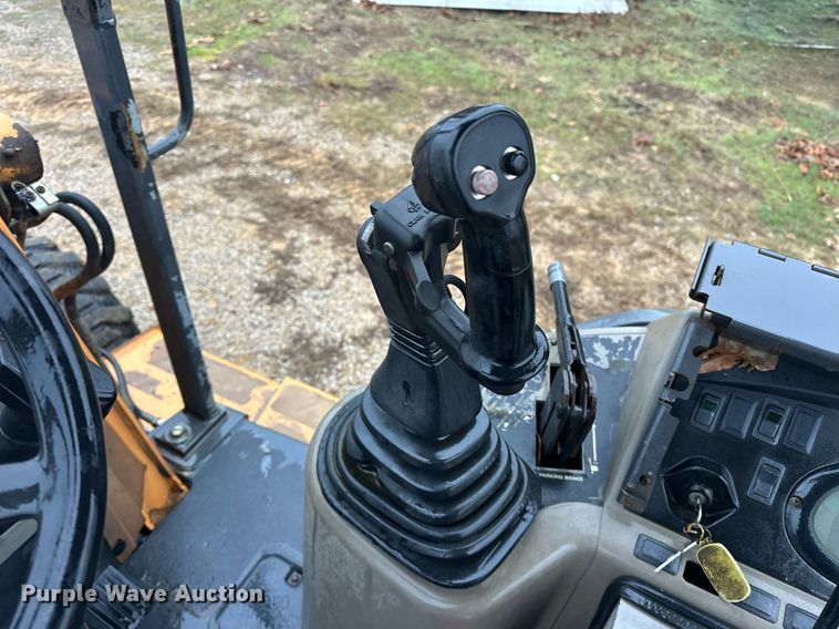 image for item ER4988 2006 Case 570MXT  landscape tractor