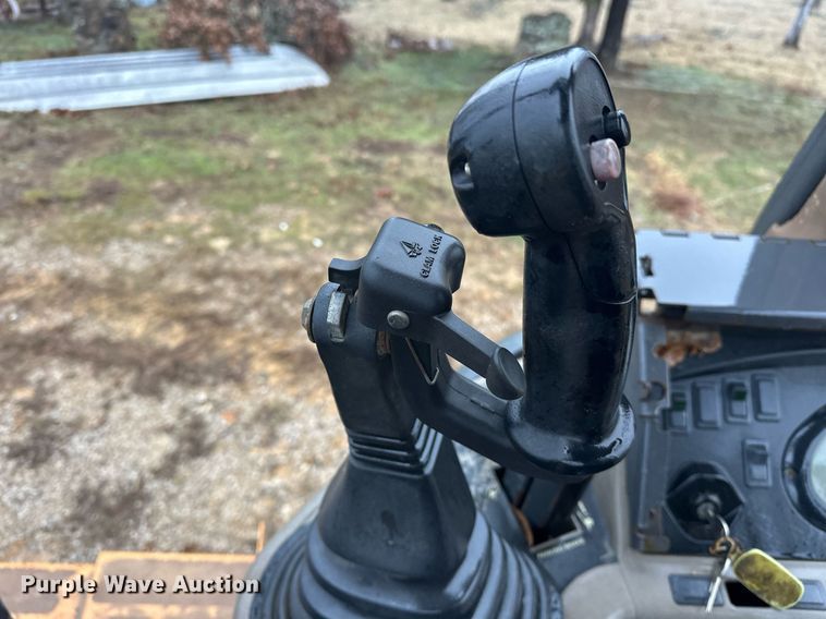 image for item ER4988 2006 Case 570MXT  landscape tractor