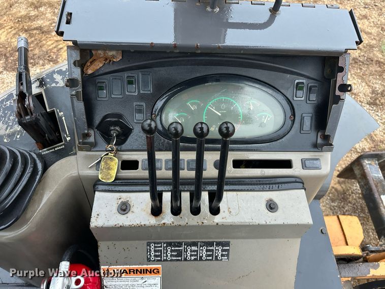 image for item ER4988 2006 Case 570MXT  landscape tractor