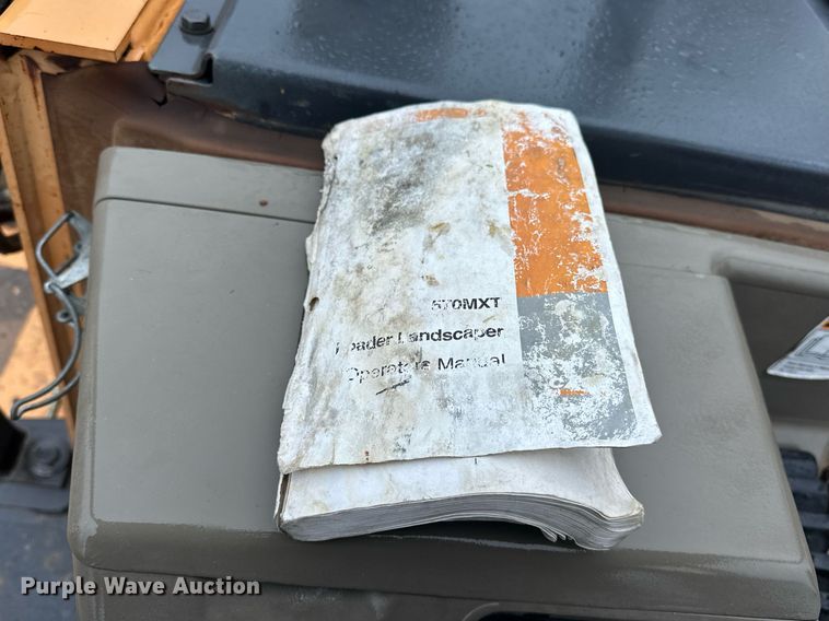 image for item ER4988 2006 Case 570MXT  landscape tractor