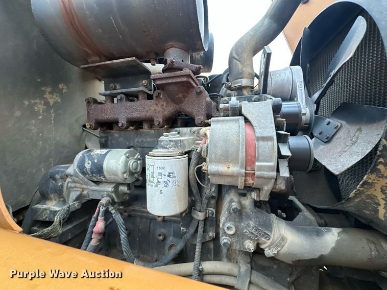 image for item ER4988 2006 Case 570MXT  landscape tractor