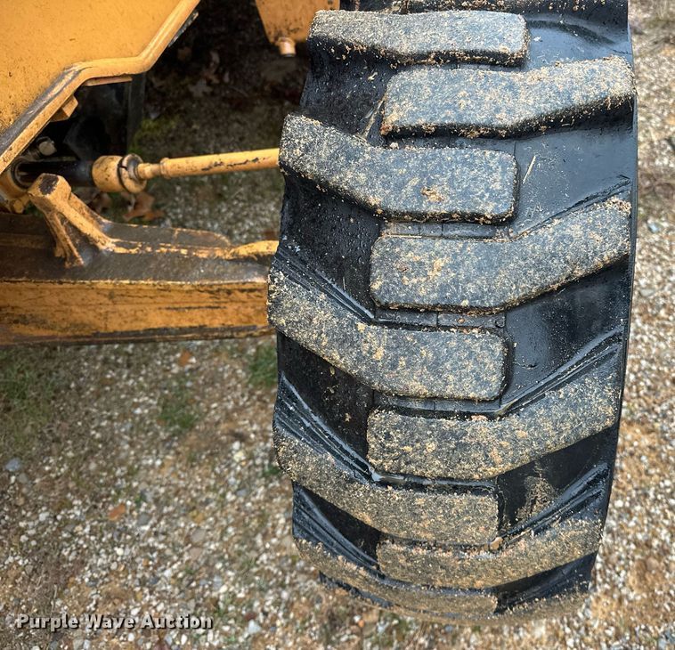 image for item ER4988 2006 Case 570MXT  landscape tractor