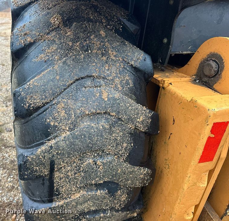 image for item ER4988 2006 Case 570MXT  landscape tractor