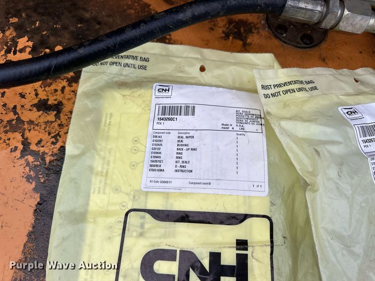 image for item ER4988 2006 Case 570MXT  landscape tractor