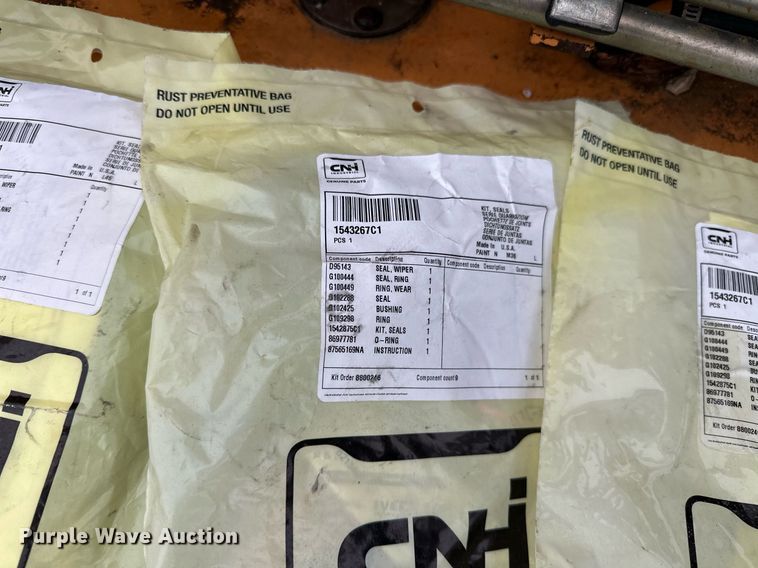 image for item ER4988 2006 Case 570MXT  landscape tractor