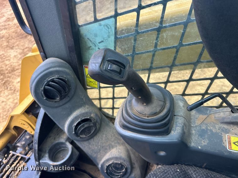 image for item ER4990 2017 Caterpillar 259D tracked skid steer loader