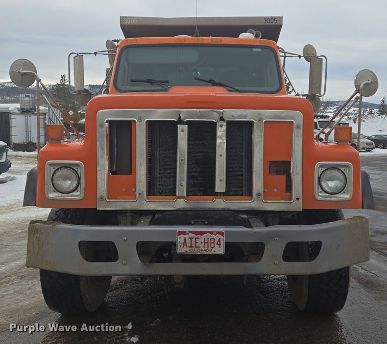 image for item ER5130 2002 International 2574 dump truck
