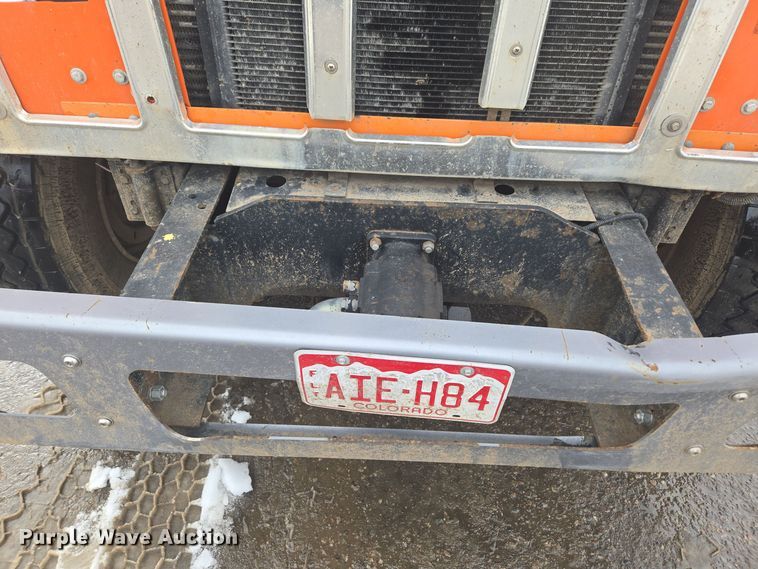 image for item ER5130 2002 International 2574 dump truck