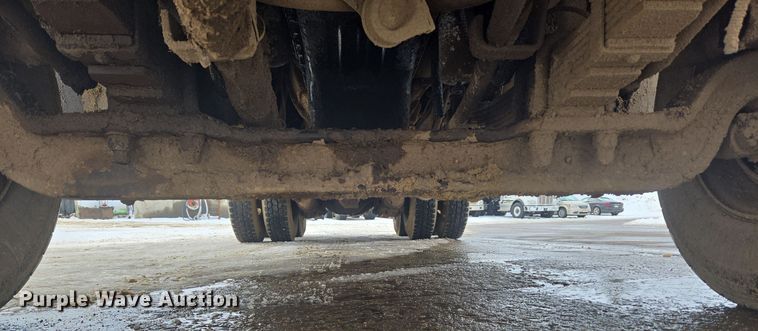 image for item ER5130 2002 International 2574 dump truck