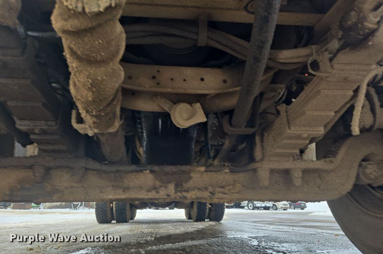 image for item ER5130 2002 International 2574 dump truck