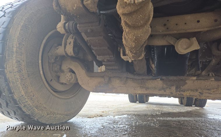 image for item ER5130 2002 International 2574 dump truck