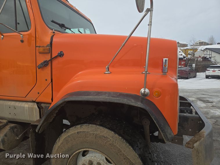 image for item ER5130 2002 International 2574 dump truck