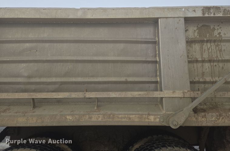 image for item ER5130 2002 International 2574 dump truck