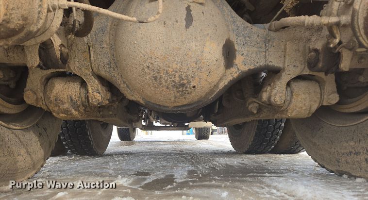 image for item ER5130 2002 International 2574 dump truck