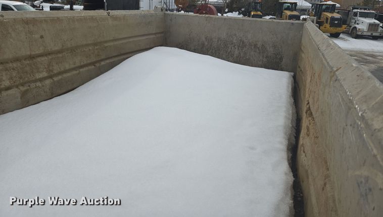 image for item ER5130 2002 International 2574 dump truck