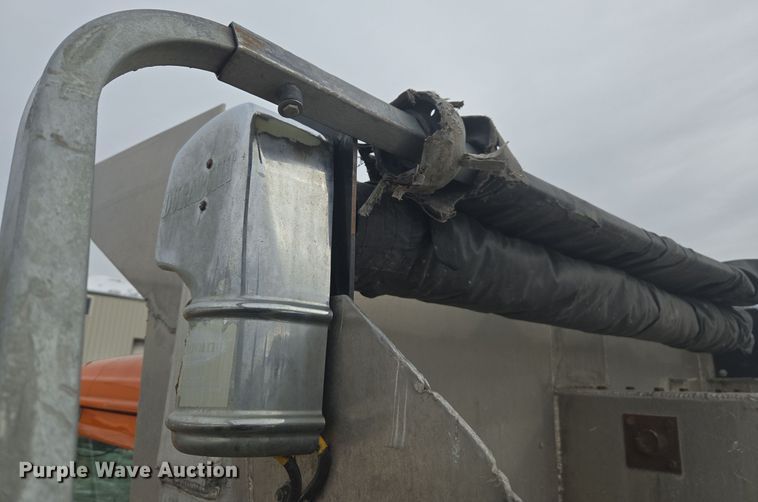 image for item ER5130 2002 International 2574 dump truck