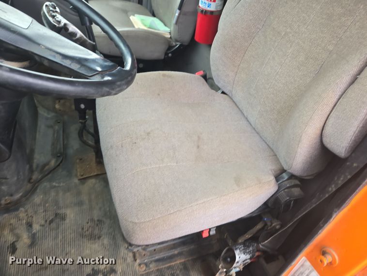 image for item ER5130 2002 International 2574 dump truck