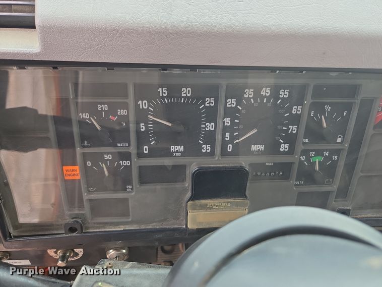 image for item ER5130 2002 International 2574 dump truck