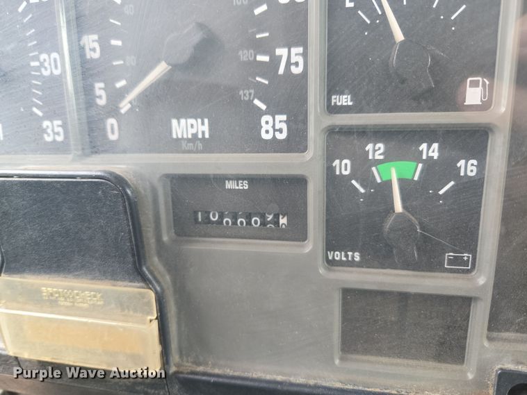 image for item ER5130 2002 International 2574 dump truck