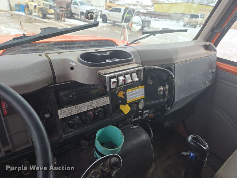 image for item ER5130 2002 International 2574 dump truck