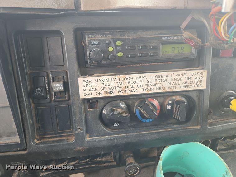 image for item ER5130 2002 International 2574 dump truck