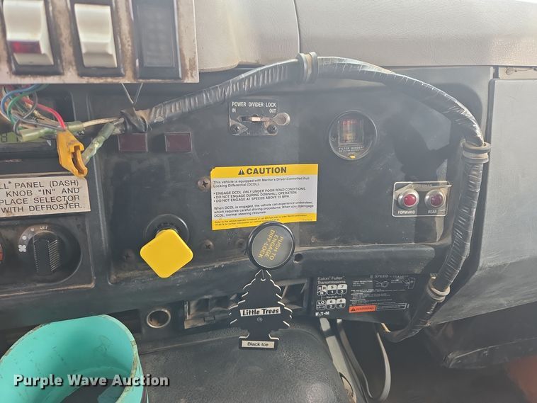 image for item ER5130 2002 International 2574 dump truck