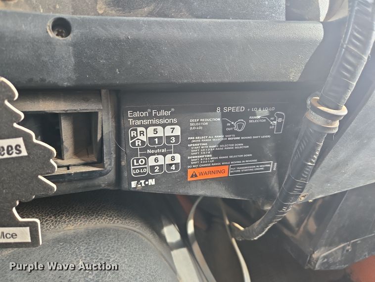 image for item ER5130 2002 International 2574 dump truck