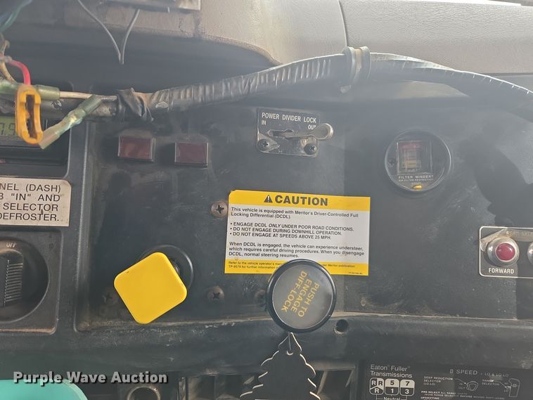 image for item ER5130 2002 International 2574 dump truck