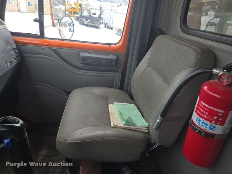 image for item ER5130 2002 International 2574 dump truck