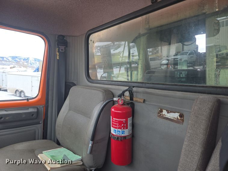 image for item ER5130 2002 International 2574 dump truck