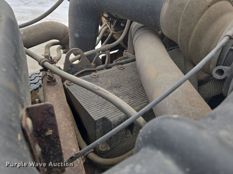 image for item ER5130 2002 International 2574 dump truck