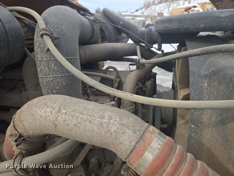 image for item ER5130 2002 International 2574 dump truck