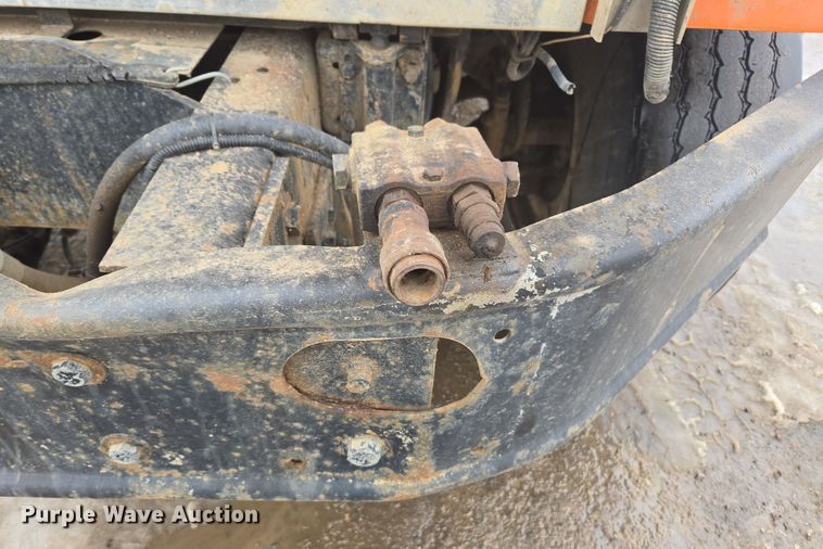 image for item ER5132 2002 International 2574 dump truck