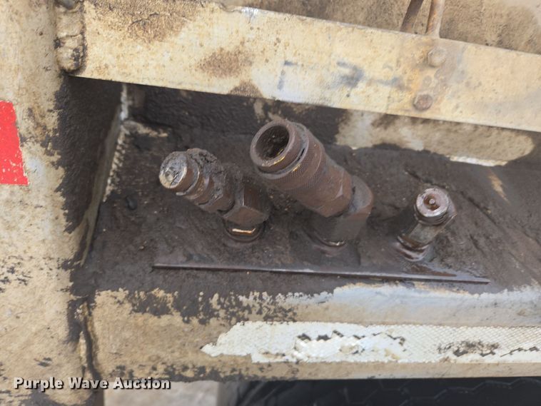 image for item ER5132 2002 International 2574 dump truck