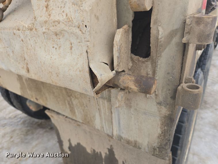 image for item ER5132 2002 International 2574 dump truck